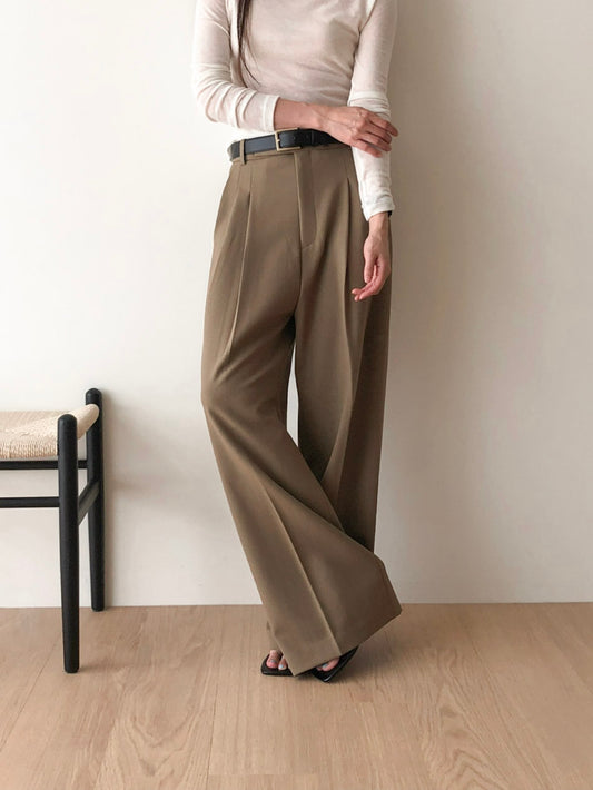 pleated pants