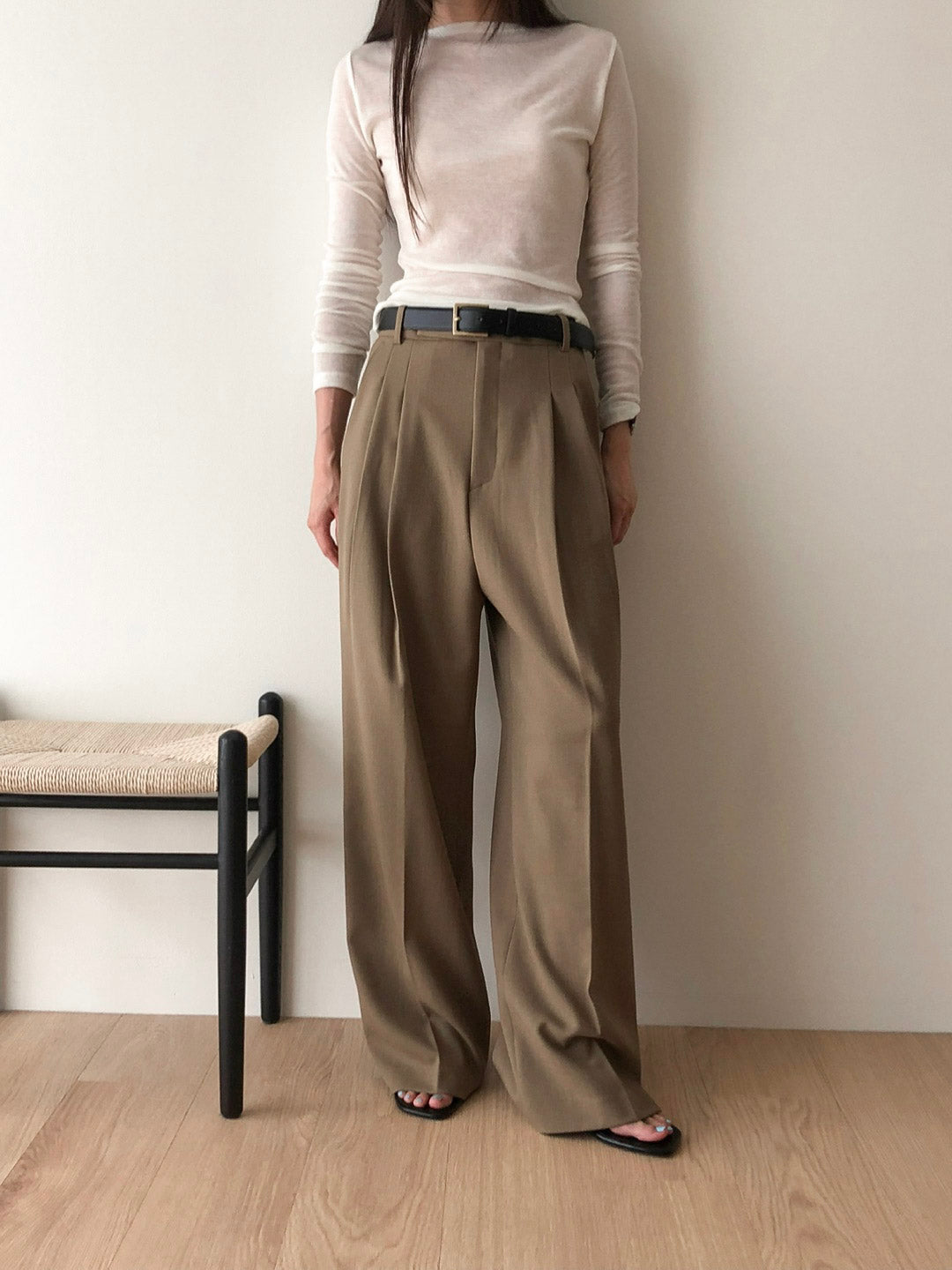 pleated pants