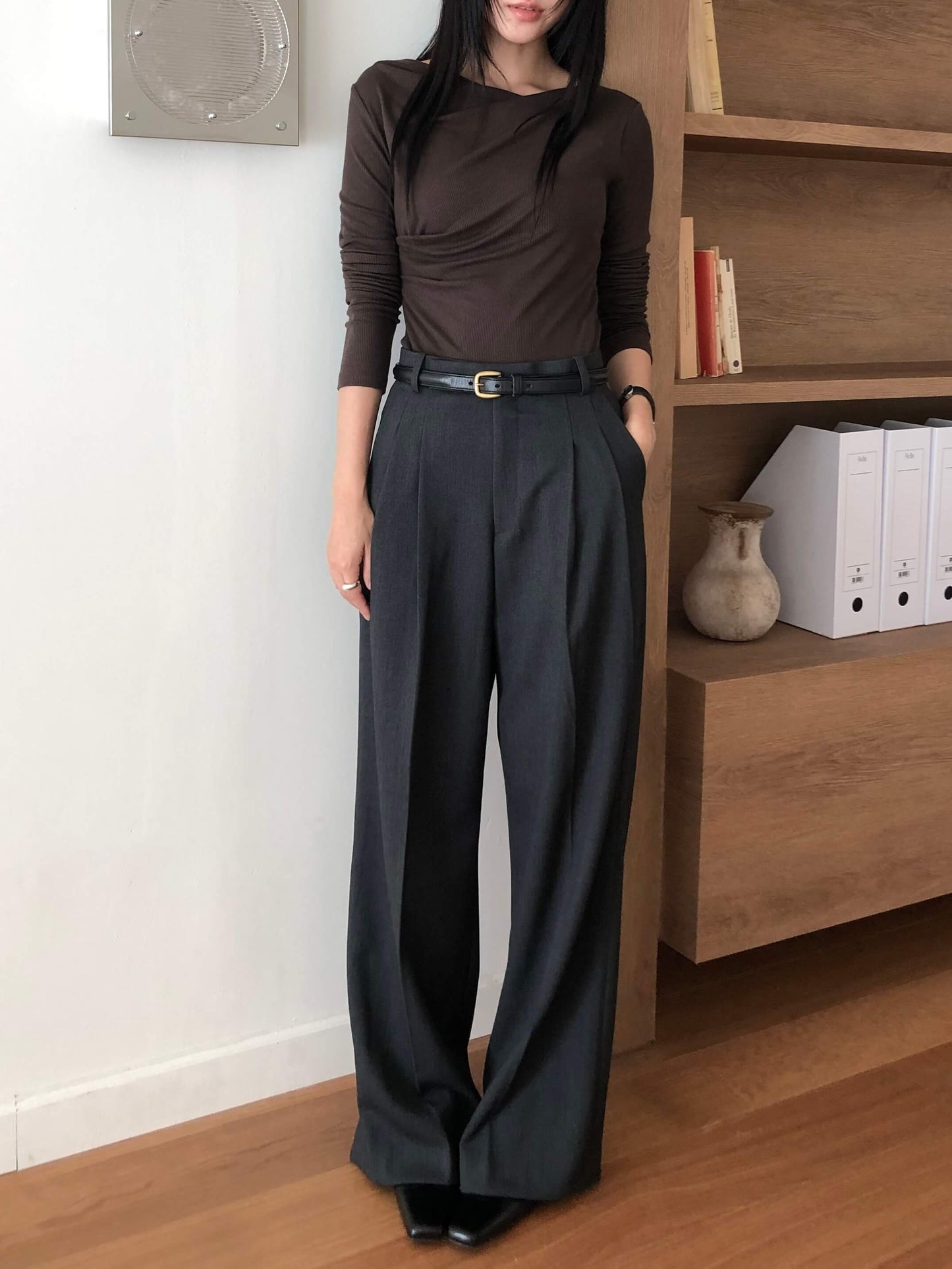 pleated pants