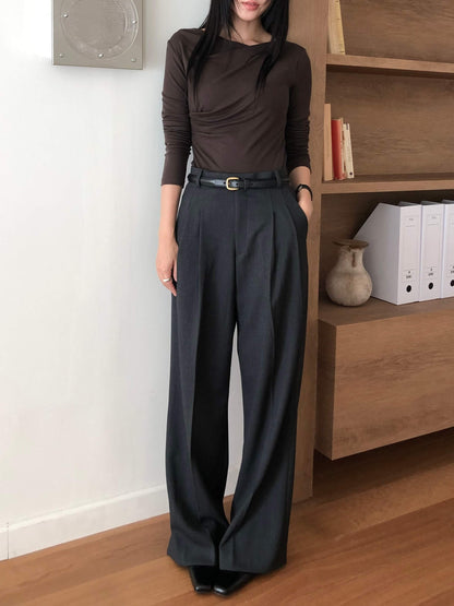 pleated pants