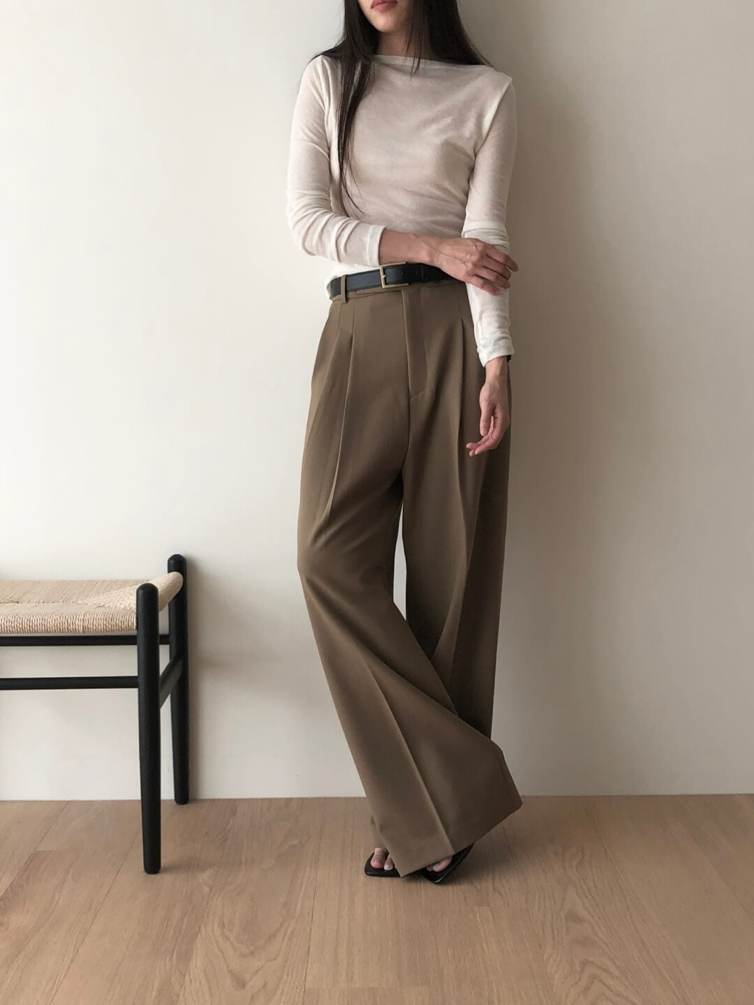 pleated pants